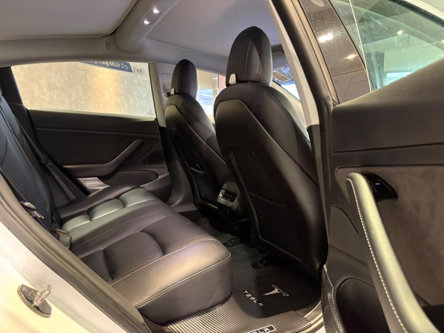 Model 3 Standard Range Plus - Image 4